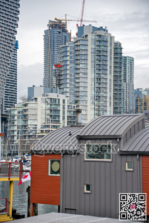 House on the water with view at downtown of Vancouver, Canada